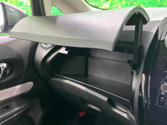 2017 Nissan Note DAA-HE12 (UW-69f1f6efe3ebd)[25]