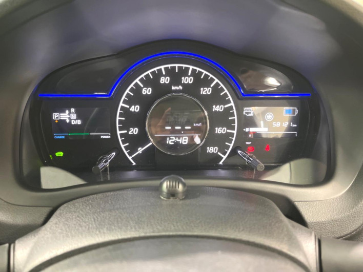 2017 Nissan Note DAA-HE12 (UW-69f1f6efe3ebd)[24]