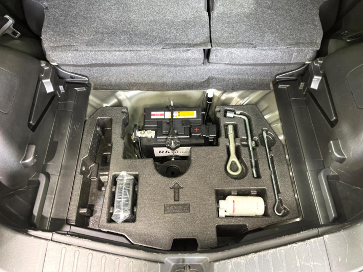 2017 Nissan Note DAA-HE12 (UW-69f1f6efe3ebd)[15]