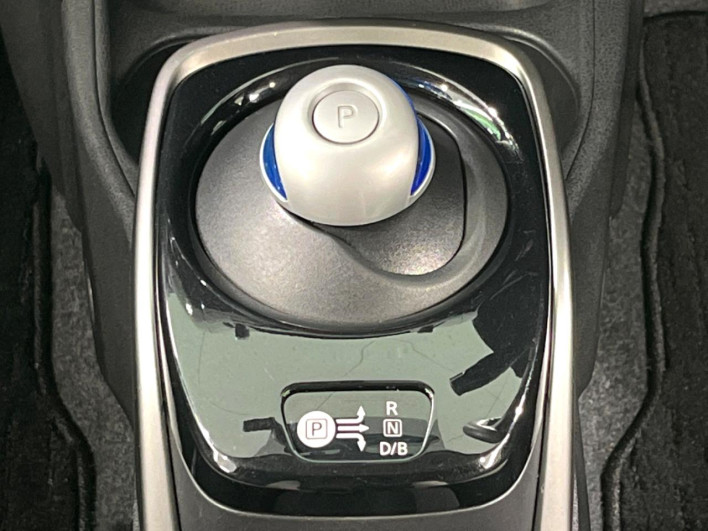 2017 Nissan Note DAA-HE12 (UW-69f1f6efe3ebd)[19]