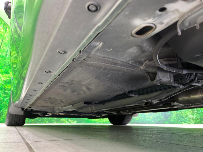 2017 Nissan Note DAA-HE12 (UW-69f1f6efe3ebd)[12]