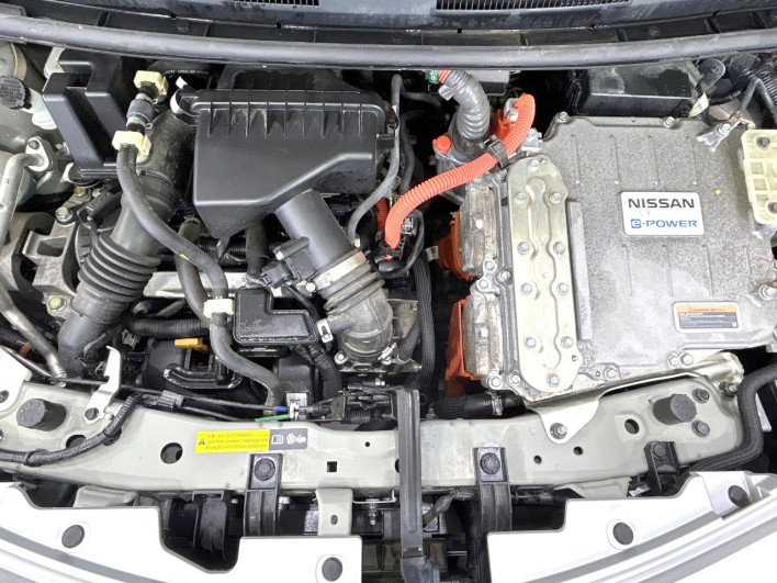 2017 Nissan Note DAA-HE12 (UW-69f1f6f042971)[6]