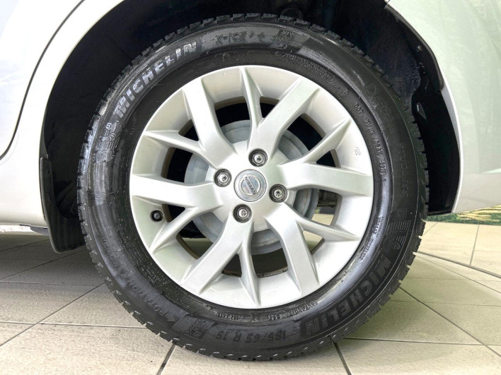 2017 Nissan Note DAA-HE12 (UW-69f1f6f042971)[15]