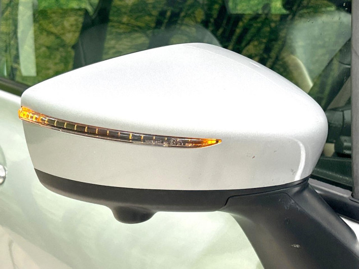 2017 Nissan Note DAA-HE12 (UW-69f1f6f042971)[21]