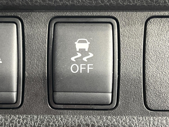 2018 Nissan Note DAA-HE12 (UW-69f1f6f0e355a)[23]