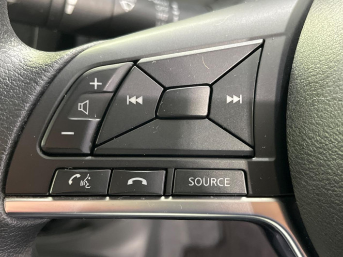 2018 Nissan Note DAA-HE12 (UW-69f1f6f0e355a)[25]