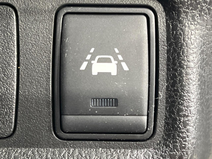 2018 Nissan Note DAA-HE12 (UW-69f1f6f0e355a)[22]