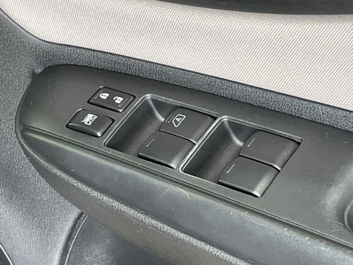 2019 Nissan Note DAA-HE12 (UW-69f1f6f1b199c)[15]