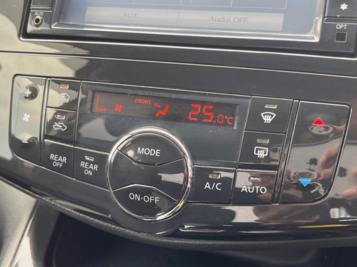 2013 Nissan Serena DAA-HFC26 (UW-69f1f6f3d67e7)[13]