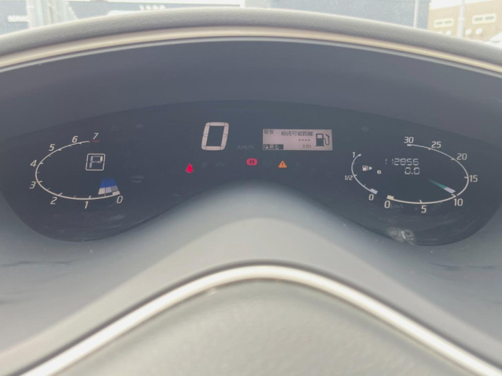 2013 Nissan Serena DAA-HFC26 (UW-69f1f6f3d67e7)[4]