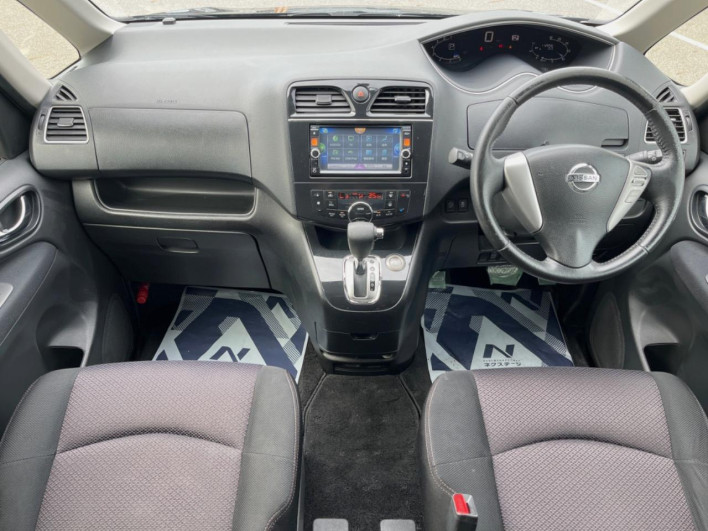 2013 Nissan Serena DAA-HFC26 (UW-69f1f6f3d67e7)[23]