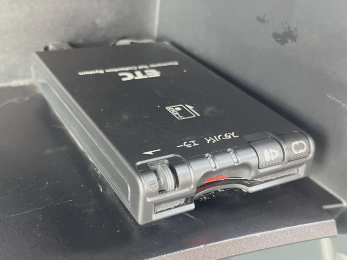 2013 Nissan Serena DAA-HFC26 (UW-69f1f6f3d67e7)[15]