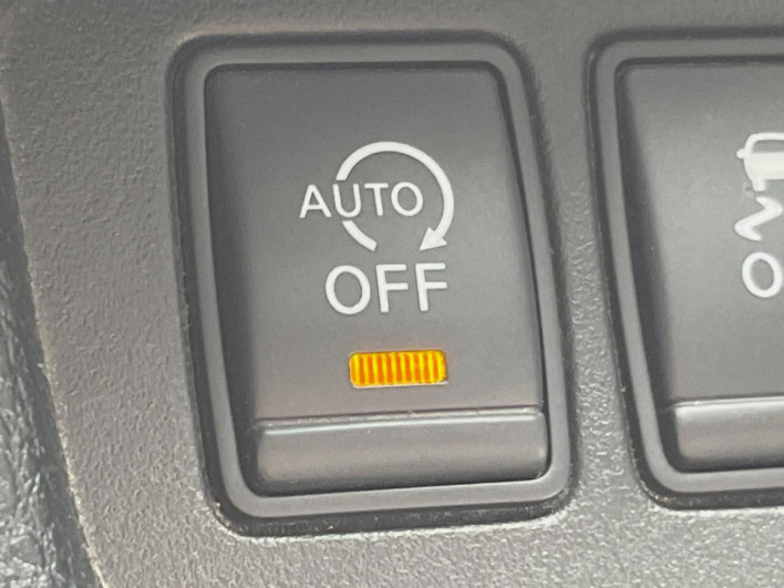 2013 Nissan Serena DAA-HFC26 (UW-69f1f6f3d67e7)[11]