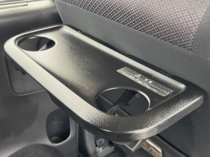 2013 Nissan Serena DAA-HFC26 (UW-69f1f6f3d67e7)[19]