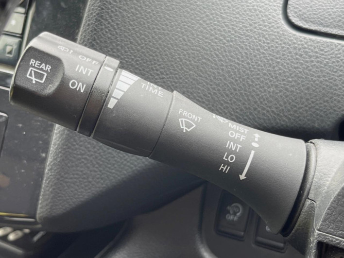 2013 Nissan Serena DAA-HFC26 (UW-69f1f6f3d67e7)[5]