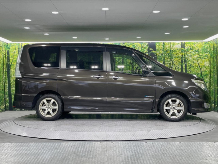 2014 Nissan Serena DAA-HFC26 (UW-69f1f6f43fa8a)[15]
