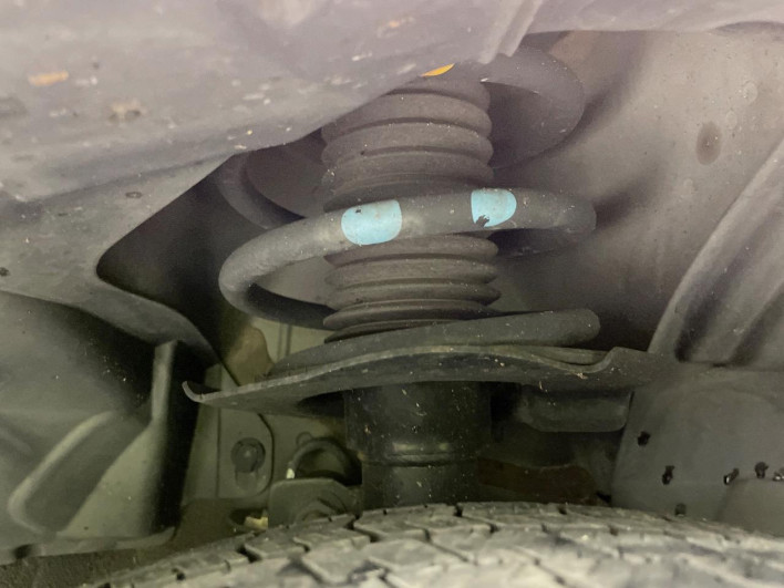 2014 Nissan Serena DAA-HFC26 (UW-69f1f6f43fa8a)[24]