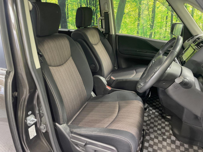 2014 Nissan Serena DAA-HFC26 (UW-69f1f6f43fa8a)[27]