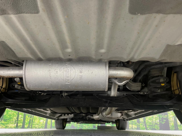 2014 Nissan Serena DAA-HFC26 (UW-69f1f6f43fa8a)[22]