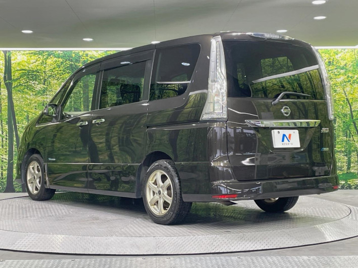 2014 Nissan Serena DAA-HFC26 (UW-69f1f6f43fa8a)[18]