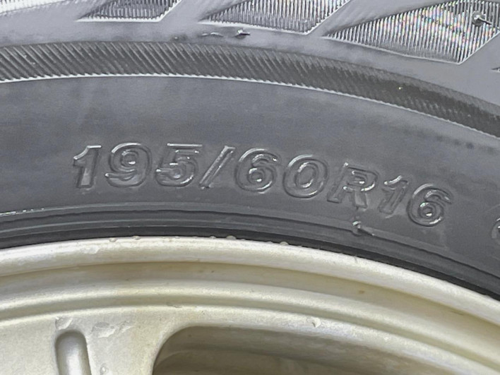 2014 Nissan Serena DAA-HFC26 (UW-69f1f6f43fa8a)[5]