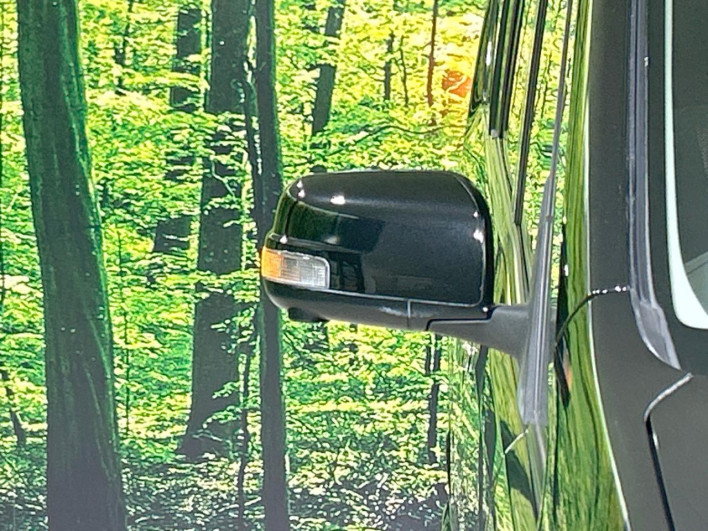 2014 Nissan Serena DAA-HFC26 (UW-69f1f6f472525)[12]