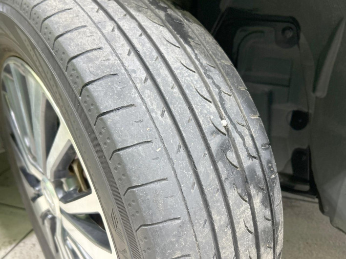 2014 Nissan Serena DAA-HFC26 (UW-69f1f6f472525)[8]