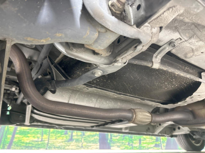 2014 Nissan Serena DAA-HFC26 (UW-69f1f6f472525)[24]