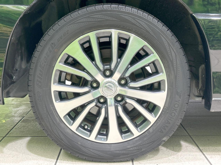 2014 Nissan Serena DAA-HFC26 (UW-69f1f6f472525)[7]