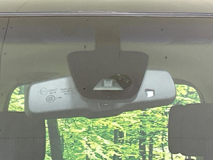 2014 Nissan Serena DAA-HFC26 (UW-69f1f6f472525)[5]