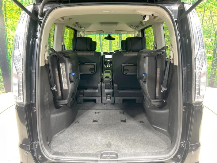 2014 Nissan Serena DAA-HFC26 (UW-69f1f6f472525)[25]