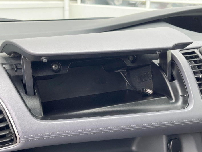 2019 Nissan Serena DAA-HFC27 (UW-69f1f6f5adc01)[26]