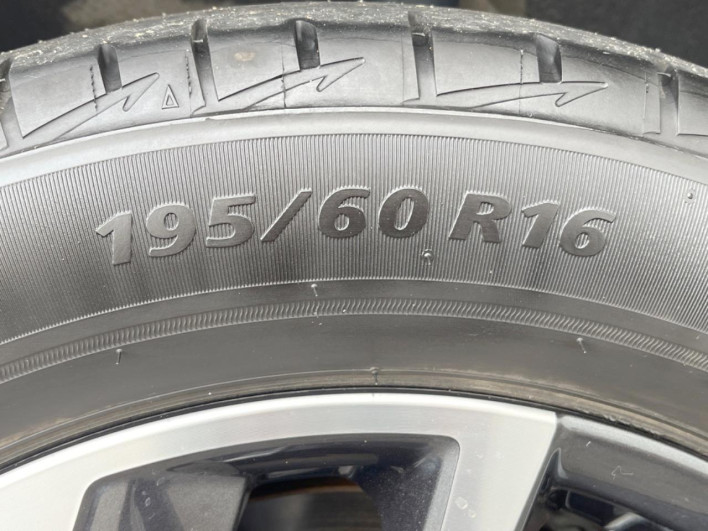 2019 Nissan Serena DAA-HFC27 (UW-69f1f6f5adc01)[8]