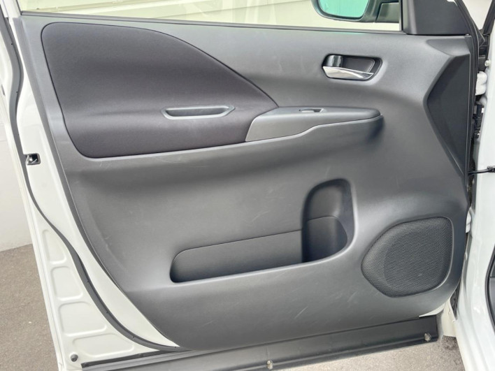 2019 Nissan Serena DAA-HFC27 (UW-69f1f6f5adc01)[23]