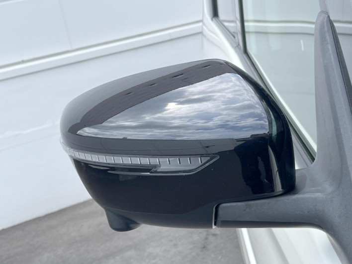 2019 Nissan Serena DAA-HFC27 (UW-69f1f6f5adc01)[10]