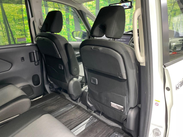 2021 Nissan Serena 6AA-HFC27 (UW-69f1f6f6adba8)[27]