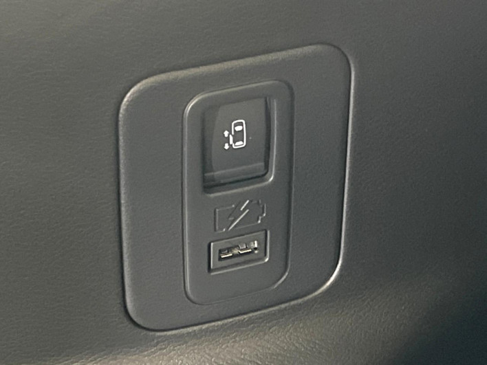 2021 Nissan Serena 6AA-HFC27 (UW-69f1f6f9da00b)[18]