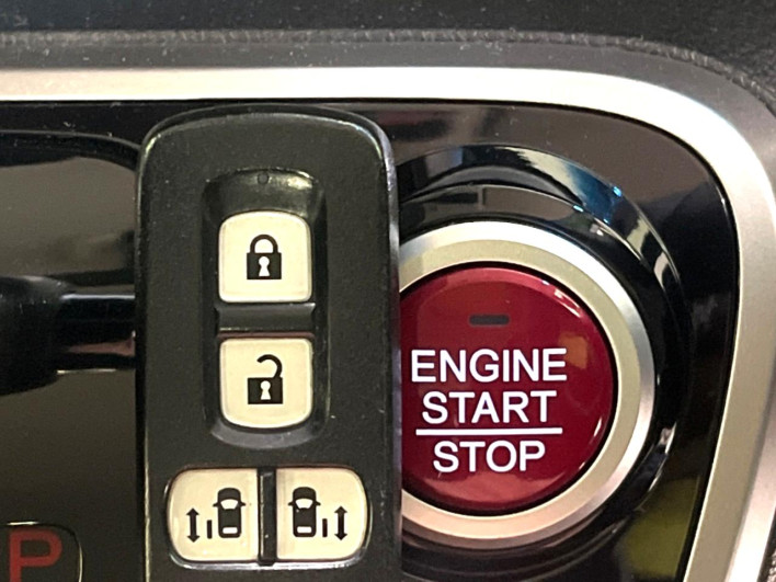 2015 Honda N-BOX DBA-JF1 (UW-69f1f70630178)[6]