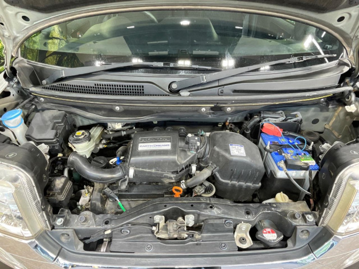 2016 Honda N-BOX CUSTOM DBA-JF1 (UW-69f1f707bed8f)[4]