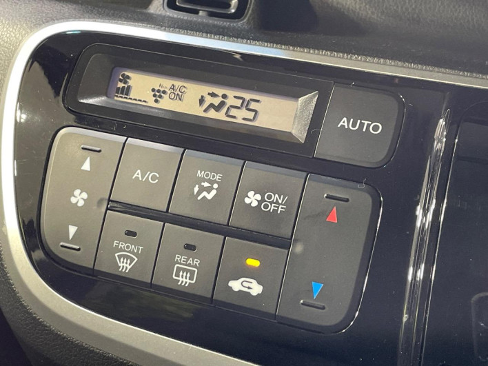 2016 Honda N-BOX CUSTOM DBA-JF1 (UW-69f1f707bed8f)[8]