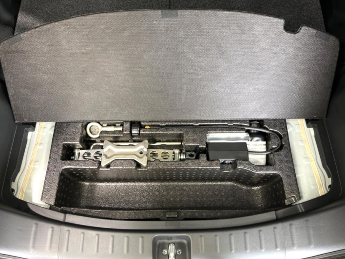 2014 Honda N-BOX CUSTOM DBA-JF1 (UW-69f1f70813998)[15]