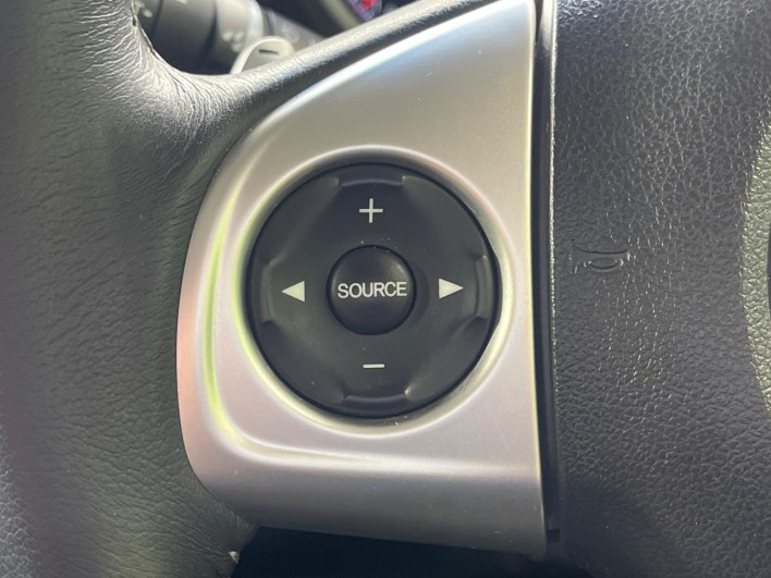 2015 Honda N-BOX CUSTOM DBA-JF1 (UW-69f1f7085e05e)[14]