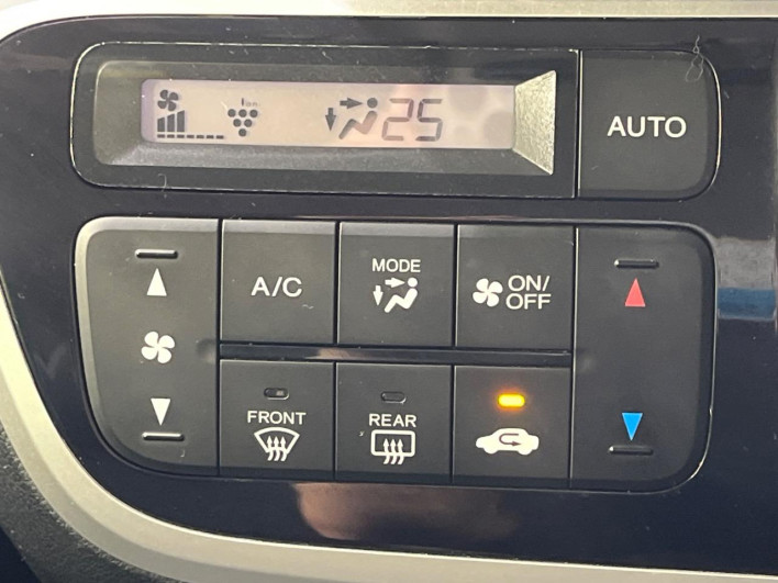 2015 Honda N-BOX CUSTOM DBA-JF1 (UW-69f1f7085e05e)[21]