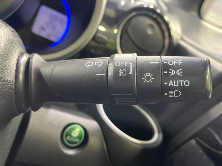 2015 Honda N-BOX CUSTOM DBA-JF1 (UW-69f1f7085e05e)[13]