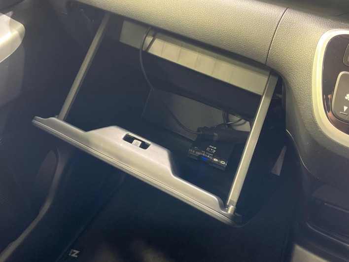 2015 Honda N-BOX CUSTOM DBA-JF1 (UW-69f1f7085e05e)[24]