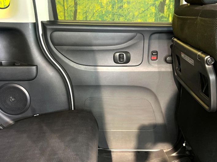 2016 Honda N-BOX DBA-JF1 (UW-69f1f709a0103)[26]