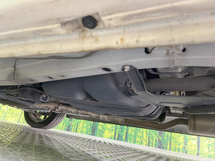 2016 Honda N-BOX CUSTOM DBA-JF1 (UW-69f1f709a8d76)[24]