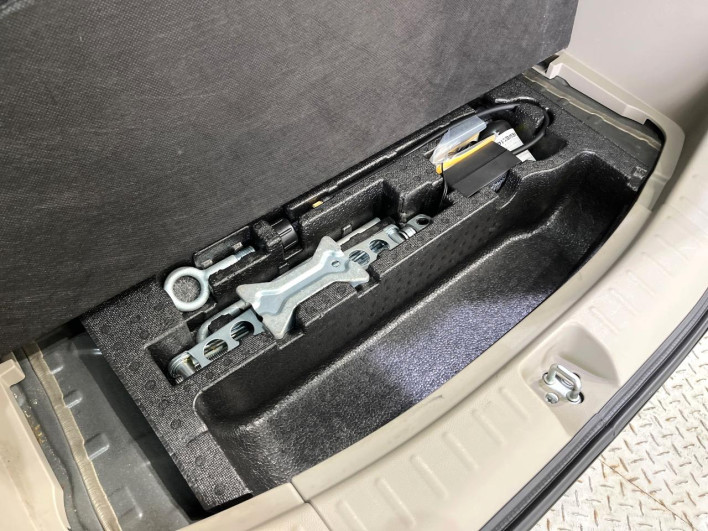 2012 Honda N-BOX DBA-JF2 (UW-69f1f70a508ac)[24]