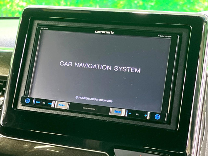 2018 Honda N-BOX CUSTOM DBA-JF3 (UW-69f1f70bd7f95)[28]