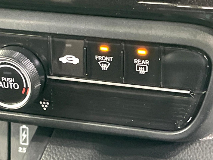 2018 Honda N-BOX CUSTOM DBA-JF3 (UW-69f1f70bd7f95)[25]